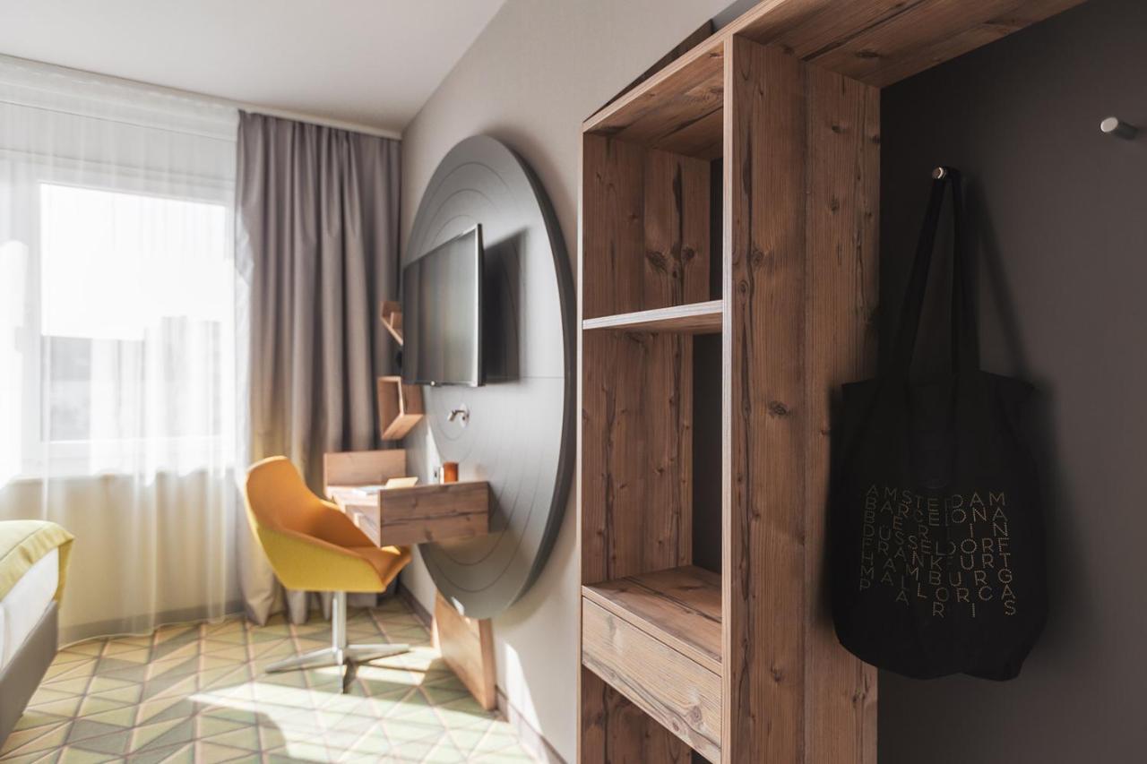 Holiday Inn - The Niu, Mill Cologne Muelheim, An Ihg Hotel Ngoại thất bức ảnh