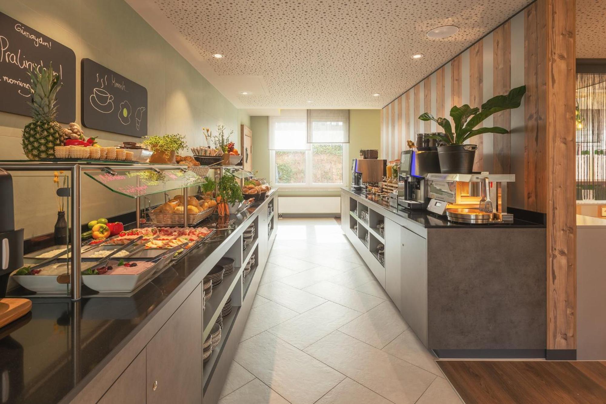 Holiday Inn - The Niu, Mill Cologne Muelheim, An Ihg Hotel Ngoại thất bức ảnh